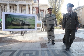 Народен театър „Иван Вазов” - „Сухопътни войски - ние сме там, където има нужда от нас” - фотоизложба