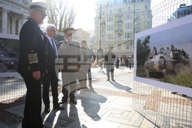 Народен театър „Иван Вазов” - „Сухопътни войски - ние сме там, където има нужда от нас” - фотоизложба