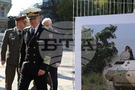 Народен театър „Иван Вазов” - „Сухопътни войски - ние сме там, където има нужда от нас” - фотоизложба