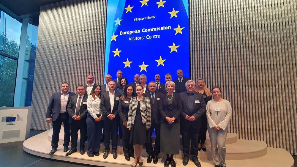 НАПОС-РБ: Председатели на Общински съвети дискутираха Пактът за селските райони и Фондове на ЕС и регионална политика на работно посещение в ЕК