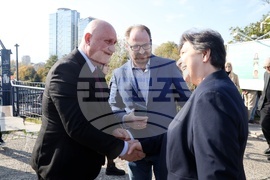 "Моста на влюбените" - изложба - "Фантастични умове"