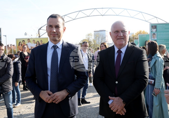 "Моста на влюбените" - изложба - "Фантастични умове"