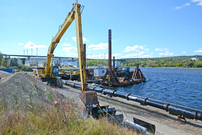 Община Варна: Установена е повреда на временния и основния тръбопровод във Варненското езеро