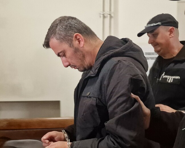 Шофьорът на камиона, в който на ГКПП "Капитан Андреево" бяха намерени 3,4 кг кокаин, отрече пред съда да е знаел за пратката