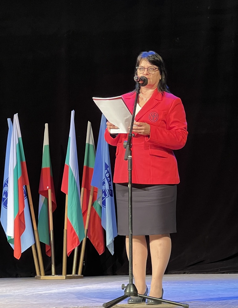 Плакет „Почетен учител“ връчи община Каварна