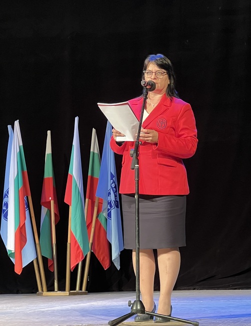 Плакет „Почетен учител“ връчи община Каварна