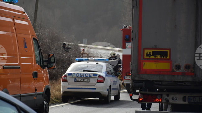 Поради катастрофа движението по път II-19 през прохода Предела е временно ограничено