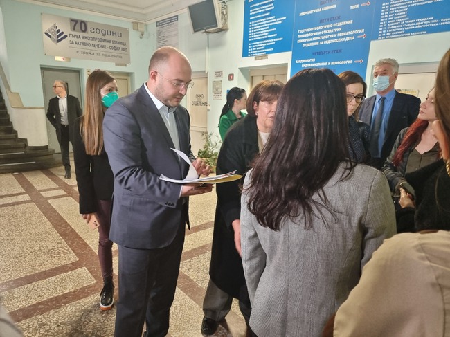 Да бъде обявена грипна епидемия в София, препоръчват директорите на две от големите столични общински болници