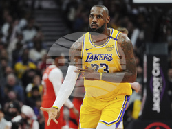 Lakers Raptors Basketball