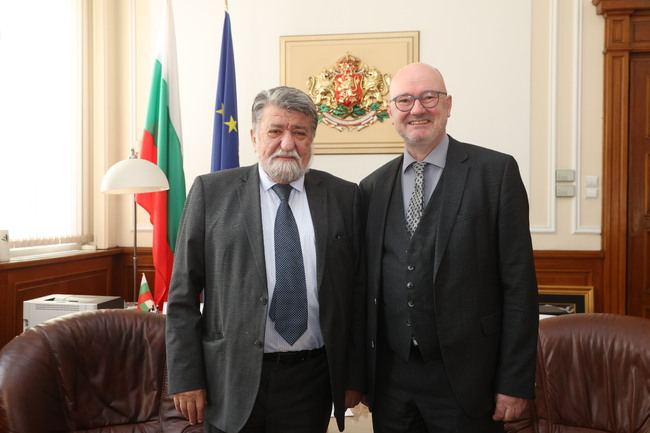 Председателят на Народното събрание Вежди Рашидов се срещна с ръководителя на представителството на Фондация „Конрад Аденауер“ в София Норбърт Бекман–Диркес