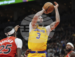 Lakers Raptors Basketball