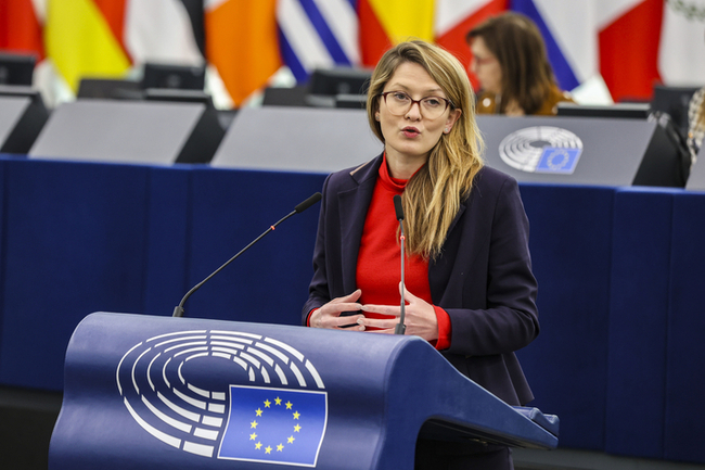 Цветелина Пенкова: България трябва да подходи реалистично към предоговарянето на ПВУ