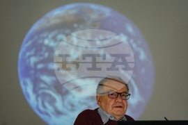 БАН - Лекция на тема “Водата като течност”
