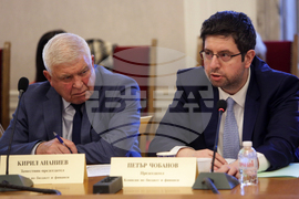 Парламент - Комисия по бюджет и финанси
