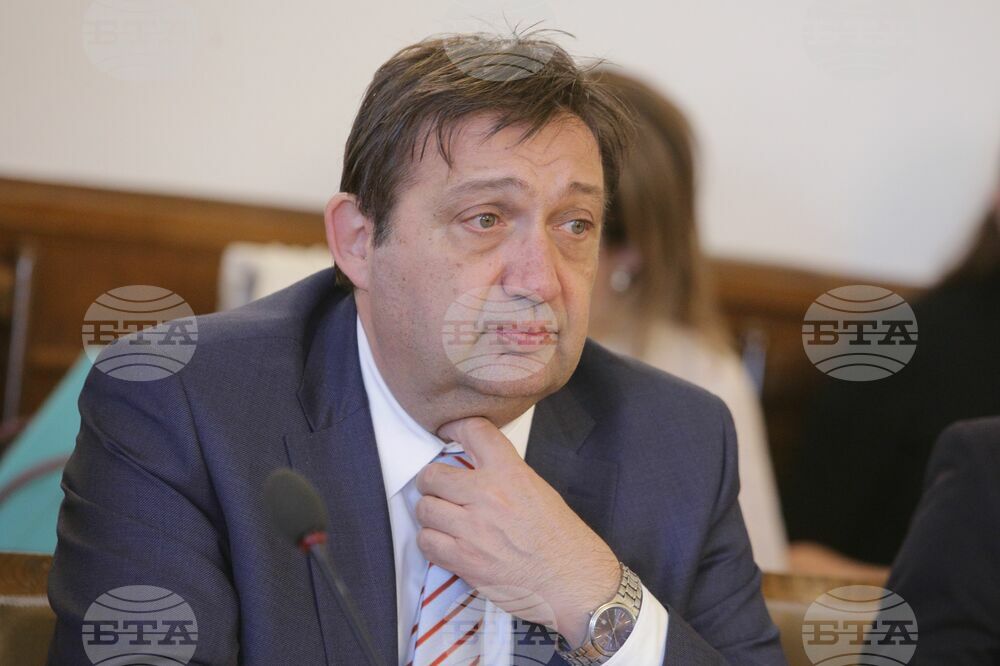 Готов е проектът за укрепване на свлачището на магистрала „Струма“, каза министър Иван Шишков