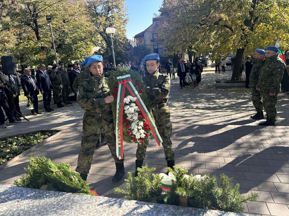 С панихида и военен ритуал Русе отбеляза Архангелова задушница