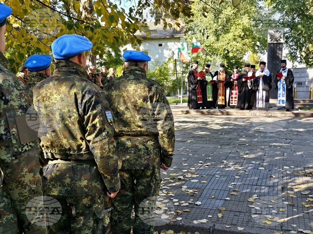 Днешната Архангелова задушница е сигнал, че не сме забравили миналото и гледаме с надежда в бъдещето, каза Главиницкият епископ Макарий