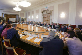 Парламент - Комисия по бюджет и финанси