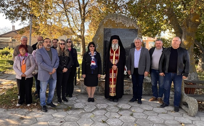 С панихида и полагане на венци и цветя община Каварна почете паметта на загиналите воини на Архангелова закушница