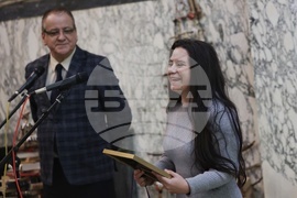 Есе „Ивайло Петров“ - награди - Габриела Петрова 