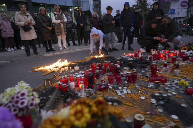 Опозицията в Нови Сад призовава за протест в петък със спиране на всички дейности за 14 минути заради трагедията на жп гарата