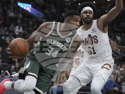 Cavaliers Bucks Basketball