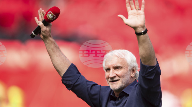 Руди Фьолер получи награда като спортна легенда на Германия