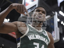 Cavaliers Bucks Basketball