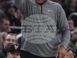 Cavaliers Bucks Basketball