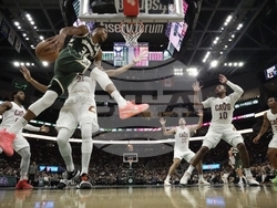 Cavaliers Bucks Basketball