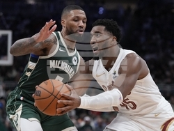 Cavaliers Bucks Basketball