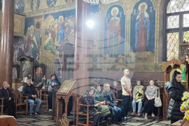 Пловдив - храм „Света Петка” - неделна служба - отец Еленко