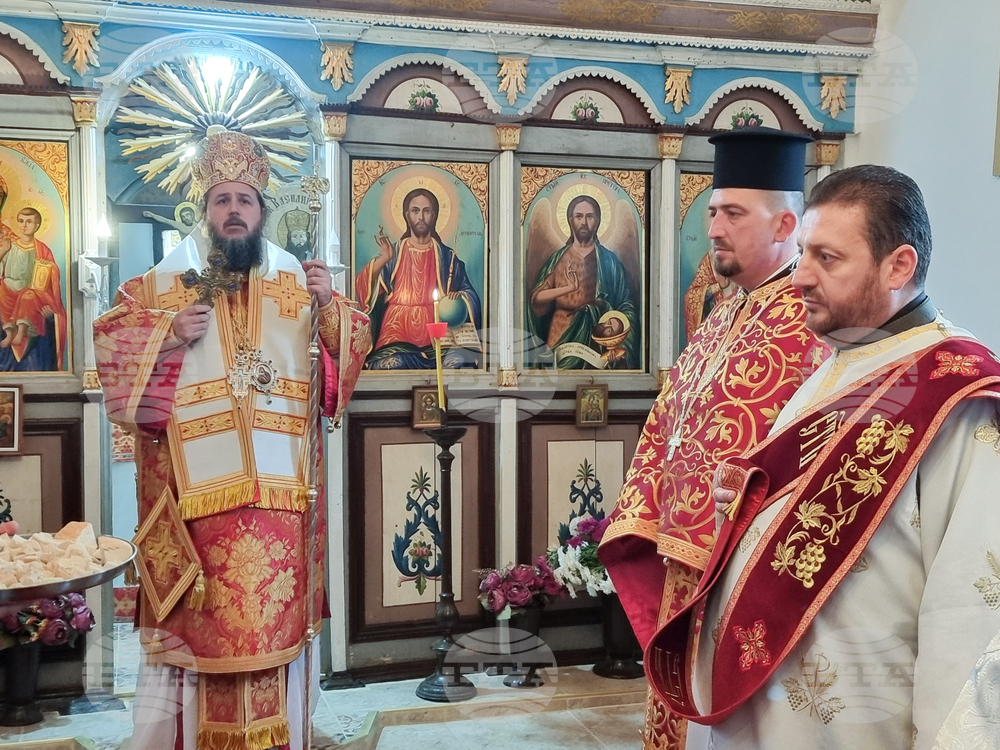 Село Горна Брестница - света литургия - проповед
