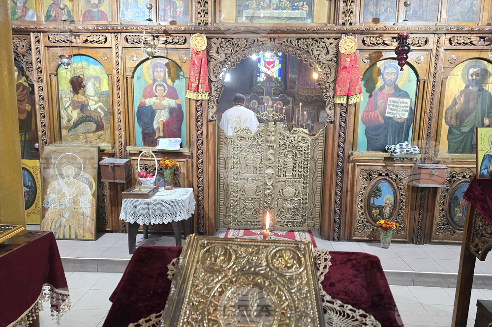 Петрич - църква „Свети Георги Победоносен и Чудотворец” - неделна литургия