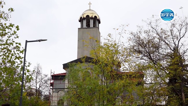 Браницкият епископ Пахомий отслужи водосвет за здраве и успех на довършителните дейности по градежа на първата църква в столичния район "Изгрев"