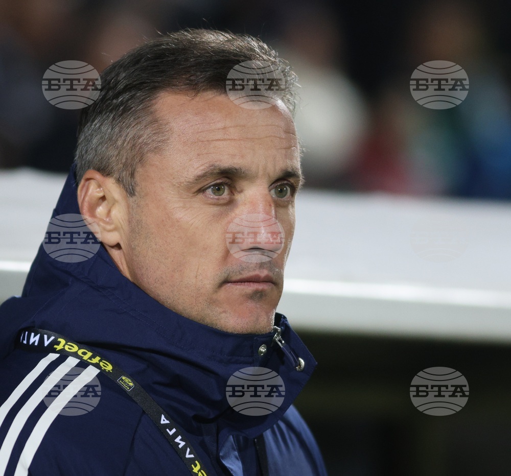 "Отборът на Черно море имаше днес убийствена ефективност", каза треньорът на Левски Станислав Генчев след поражението от "моряците"