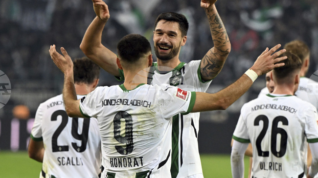 Борусия Мьонхенгладбах надигра убедително Аугсбург в Бундеслигата