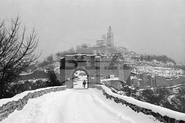 Зимен пейзаж от крепостта Царевец във Велико Търново