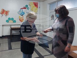 Снимка: Община Видин - Община Видин с подаръци за АГО по повод Бабинден