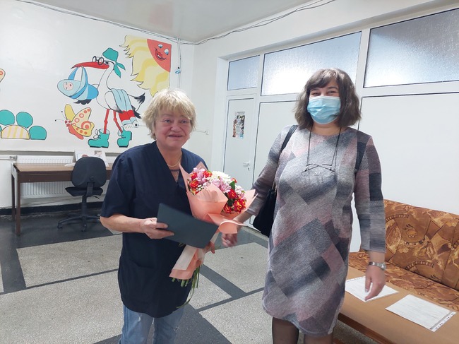 Община Видин с подаръци за Oтделението по акушерство и гинекология за Деня на родилната помощ