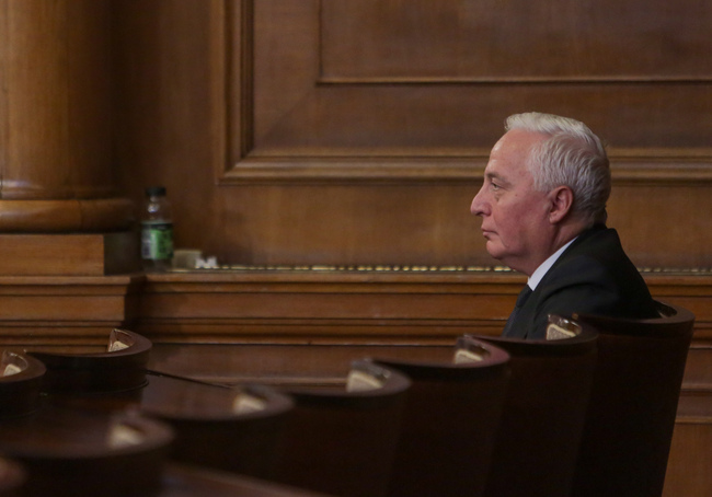 Цветан Цветков не е очаквал, че днес парламентът ще гласува освобождаването му от поста на председател на Сметната палата