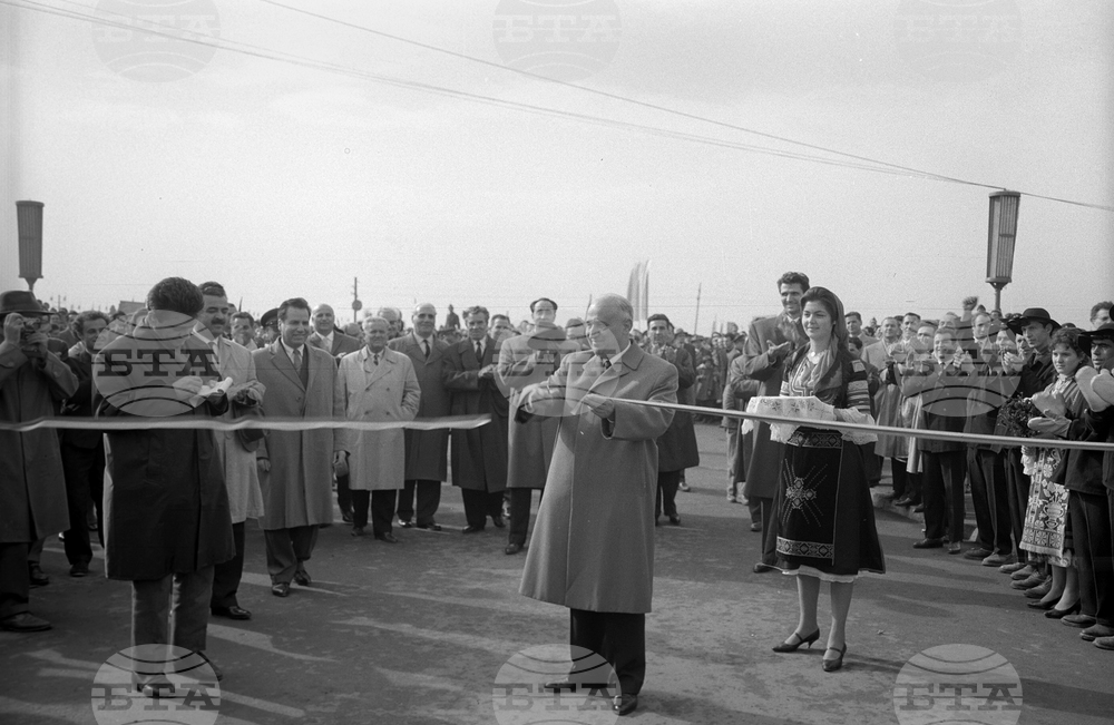 Металургичният комбинат „Кремиковци“ е открит на 5 ноември 1963 г.