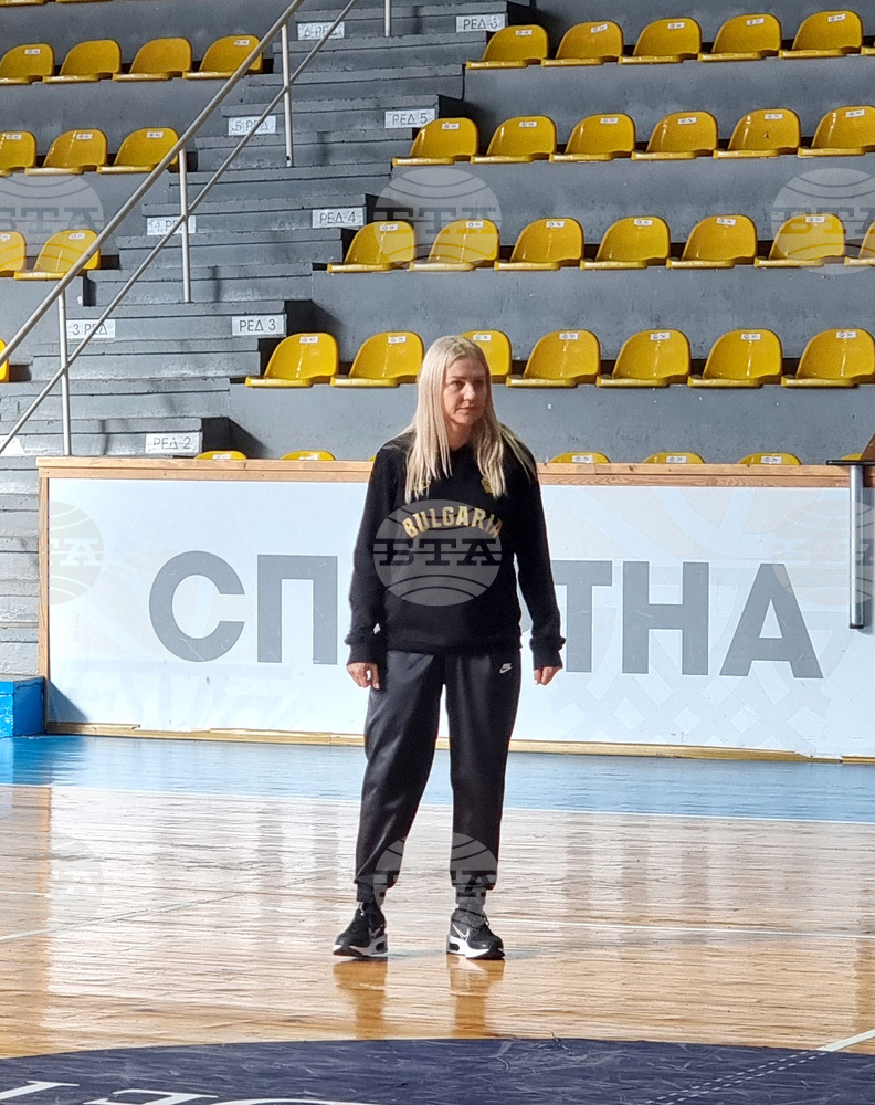 Националният селекционер Таня Гатева повика 13 баскетболистки за мачовете със Словения и Унгария