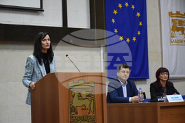 Благоевград - Мария Габриел - дискусия 