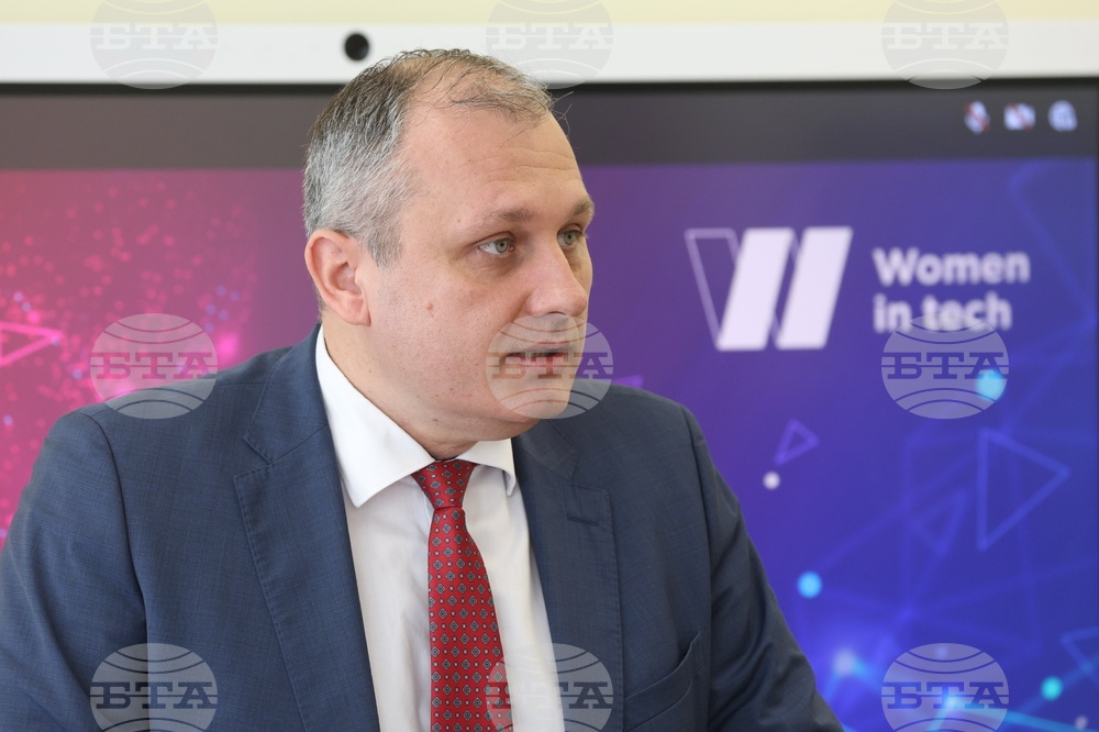 Висше училище по телекомуникации и пощи - обучителна програма за жени