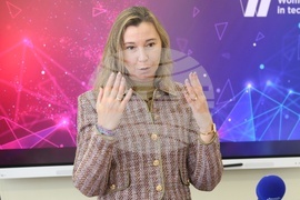 Висше училище по телекомуникации и пощи - обучителна програма за жени