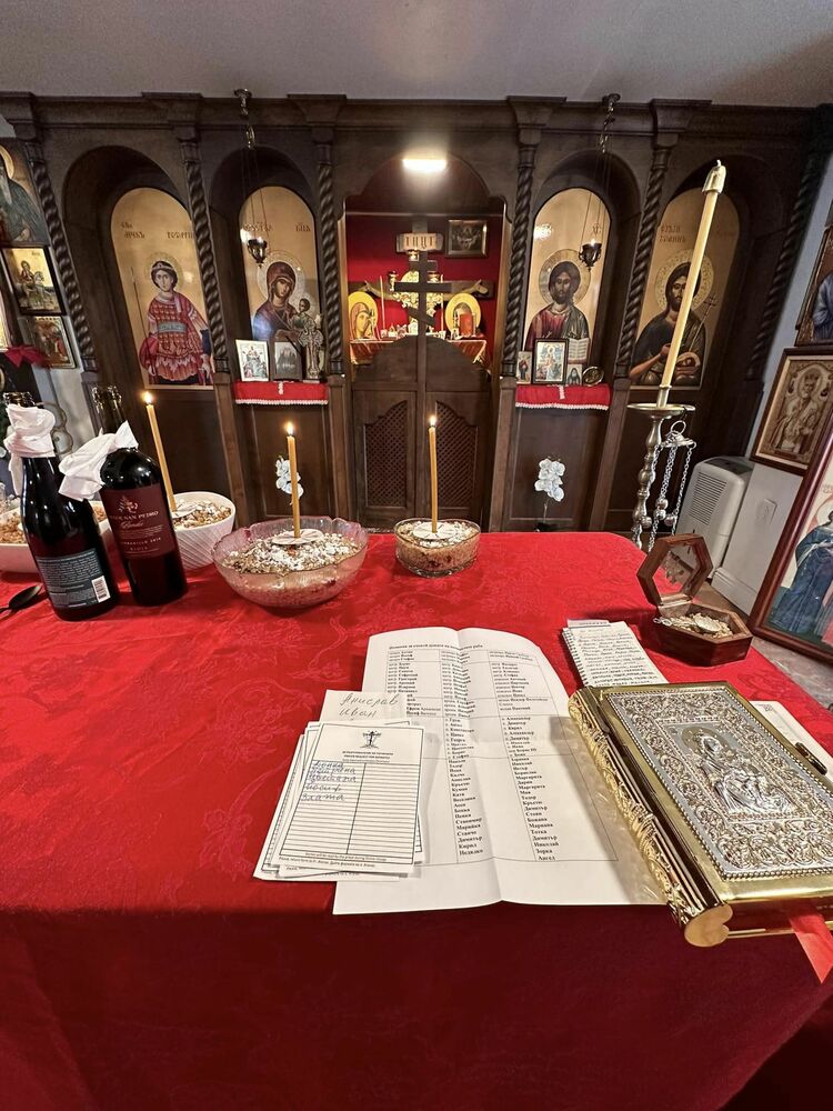 Всеобща панихида беше отслужена на Архангелова задушница в Българската православна църква „Свети Георги Победоносец“ в Орландо, САЩ