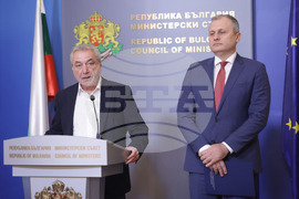 Министерски съвет - Росен Карадимов - Валентин Мундров - брифинг