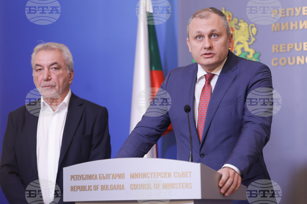 Министерски съвет - Росен Карадимов - Валентин Мундров - брифинг