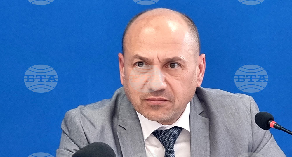 За пореден път Ловеч ще се превърне в мост между миналото и настоящето на Цветница, каза кметът на общината